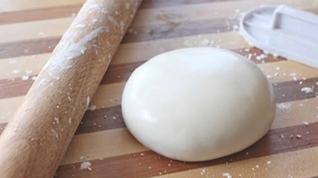 pâte a sucre utilisation, conservation de la pâte a sucre, comment  travailler la pâte a sucre