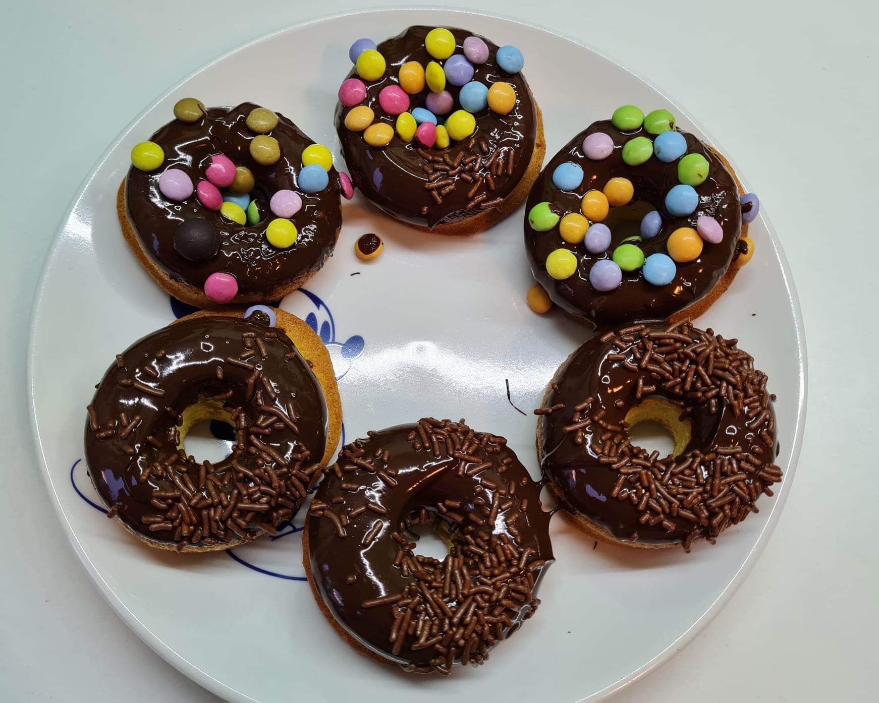 Donuts glaçage Chocolat - Recette Cake Factory